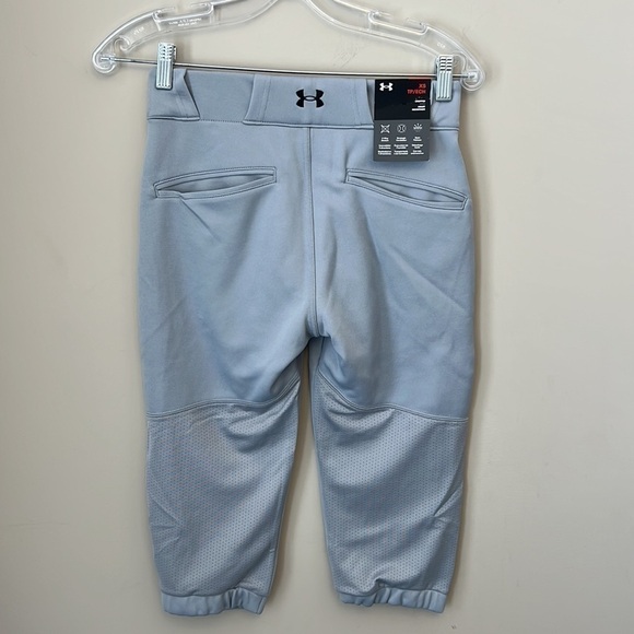 Under Armour Gray Cropped Fitted Pants Size XS - Picture 2 of 10